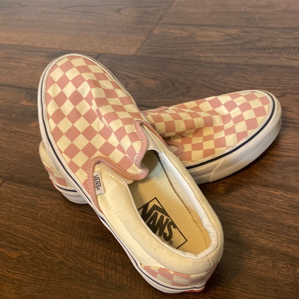 pink checkered vans